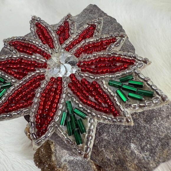 Vintage Poinsettia Flower Christmas Sequin & Bead Brooch - Picture 2 of 4